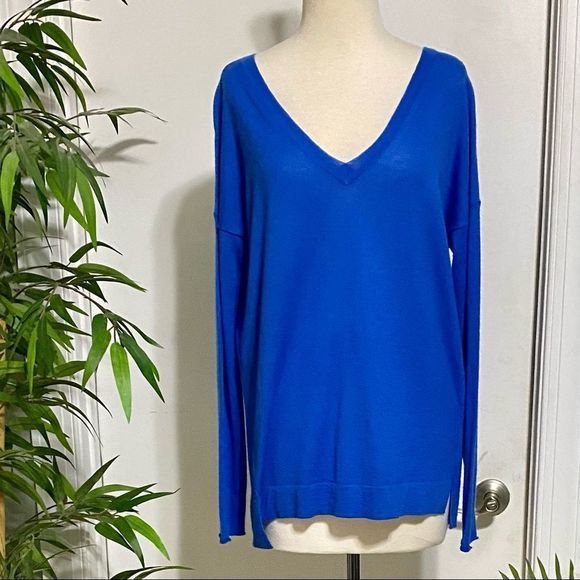 Ann Taylor Size Small Cashmere Lightweight Long Sleeve V Neck Baby Blue Sweater - Picture 1 of 15